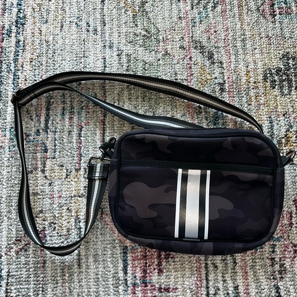 Haute Shore Crossbody - Picture 1 of 3